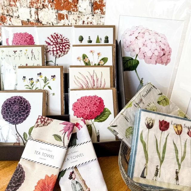 Have you discovered our beautiful Laura Stoddart collection?
 Founded in England, this award-winning, illustration-led brand is celebrated for its delicate, hand-painted watercolours by Laura herself — evoking a sense of charm, nostalgia, and quiet elegance. 🎨🌿

Explore beautifully crafted tea towels, fine art prints, napkins, and greeting cards, each piece a testament to timeless British design. An ideal gift for summer, or a thoughtful addition to your home. ✨

#LauraStoddart #BritishDesign #IllustratedElegance #TimelessGifts #StationeryLovers #SummerStyle #stubbings #stubbingscafe